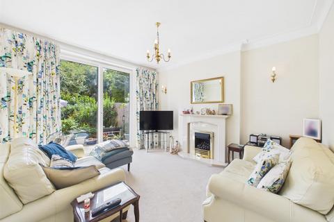 3 bedroom detached house for sale, North View, Pinner HA5