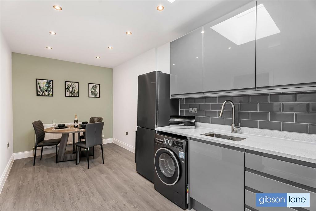 House in Kingston Upon Thames - More