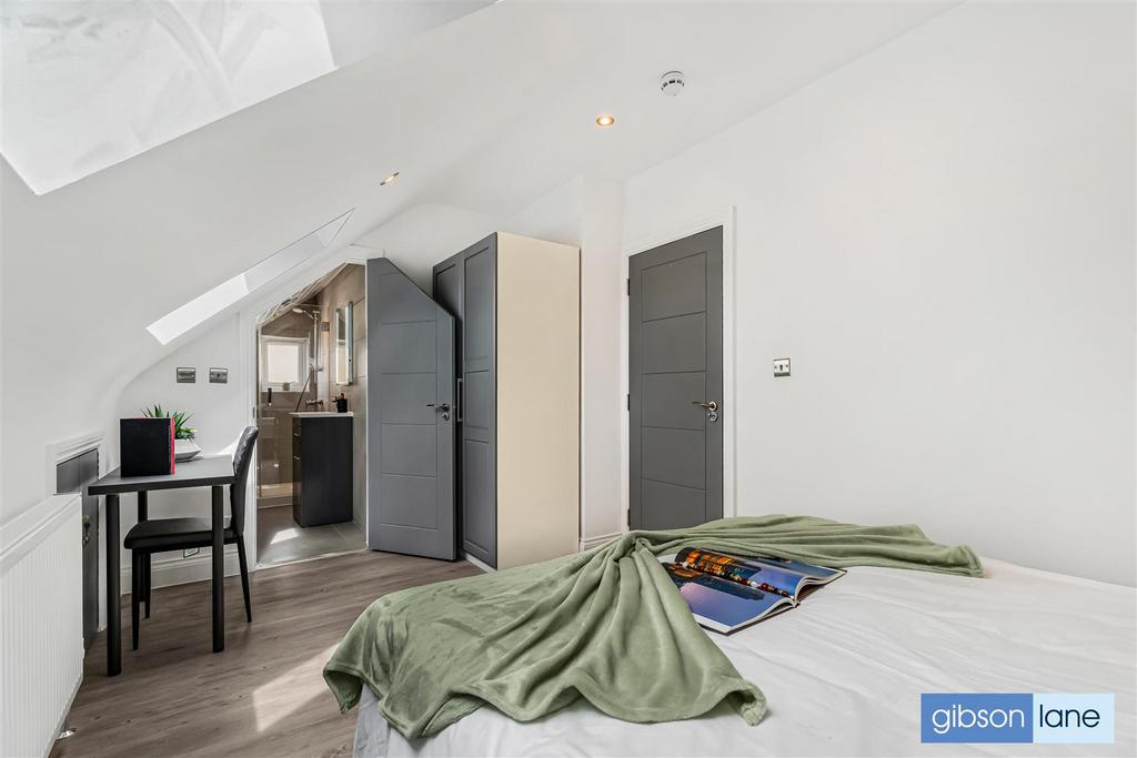House in Kingston Upon Thames - View 2