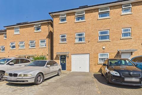 4 bedroom end of terrace house for sale, Eagle Road, Cippenham, Berkshire, SL1