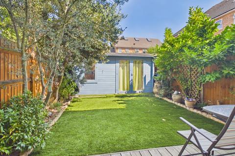 4 bedroom end of terrace house for sale, Eagle Road, Cippenham, Berkshire, SL1