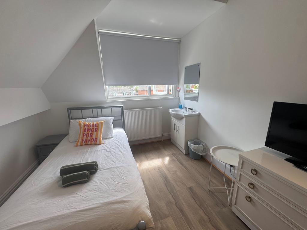 House in Bournemouth, Boscombe - View 3