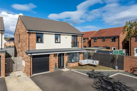 4 bedroom detached house for sale, Dunstan Close, Holystone, Newcastle Upon Tyne, NE27