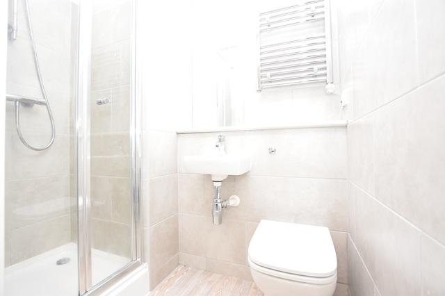 Apartment in Sheffield, South Yorkshire - View 5