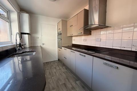 2 bedroom terraced house to rent, Buckingham Sreet, HU8