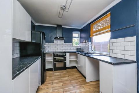 3 bedroom semi-detached house to rent, Bristol Road, Ilkeston, DE7
