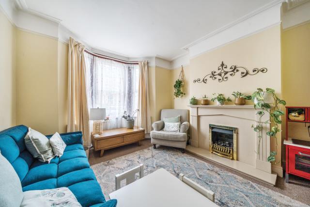 House in Oxford, Robin Hood, East Oxford - View 2