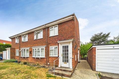 2 bedroom maisonette for sale, King Georges Close, Hitchin, SG5