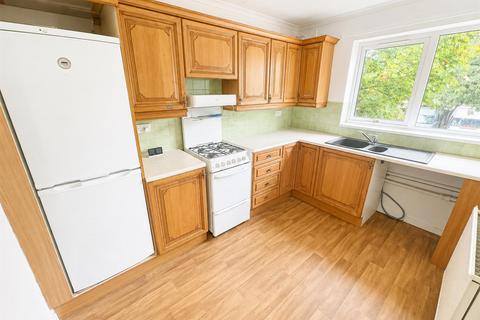 3 bedroom end of terrace house to rent, Dresden Close, Corby NN18