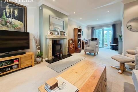 4 bedroom semi-detached house for sale, Intake Lane, Barnsley