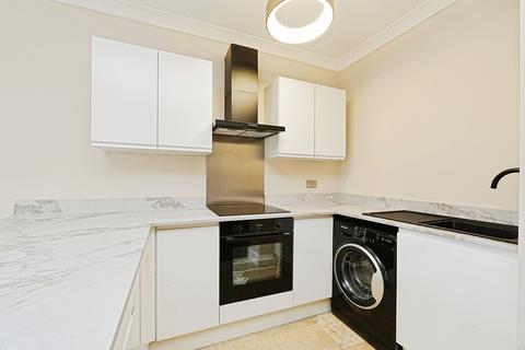 3 bedroom flat for sale, Croydon Road, Keston, BR2