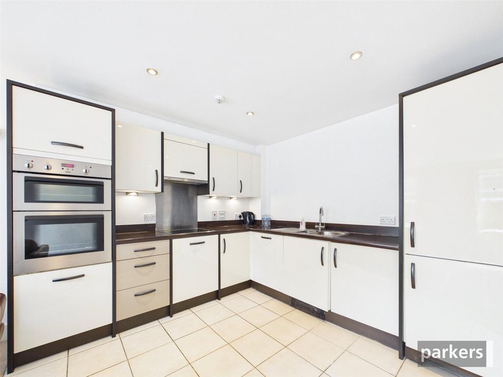 Apartment in Berkshire - View 2