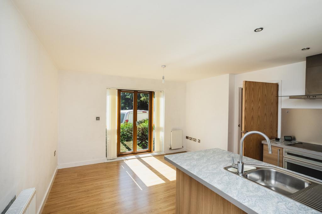 Apartment in Doncaster, Sprotbrough and Cusworth - View 3