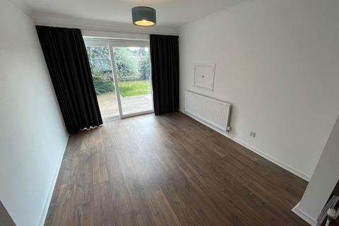 4 bedroom house to rent, Halley Drive, Ascot,