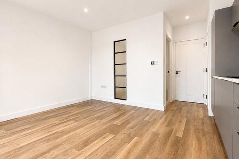 Studio to rent, Jefferson Avenue, Poole, Dorset, BH15 4FN