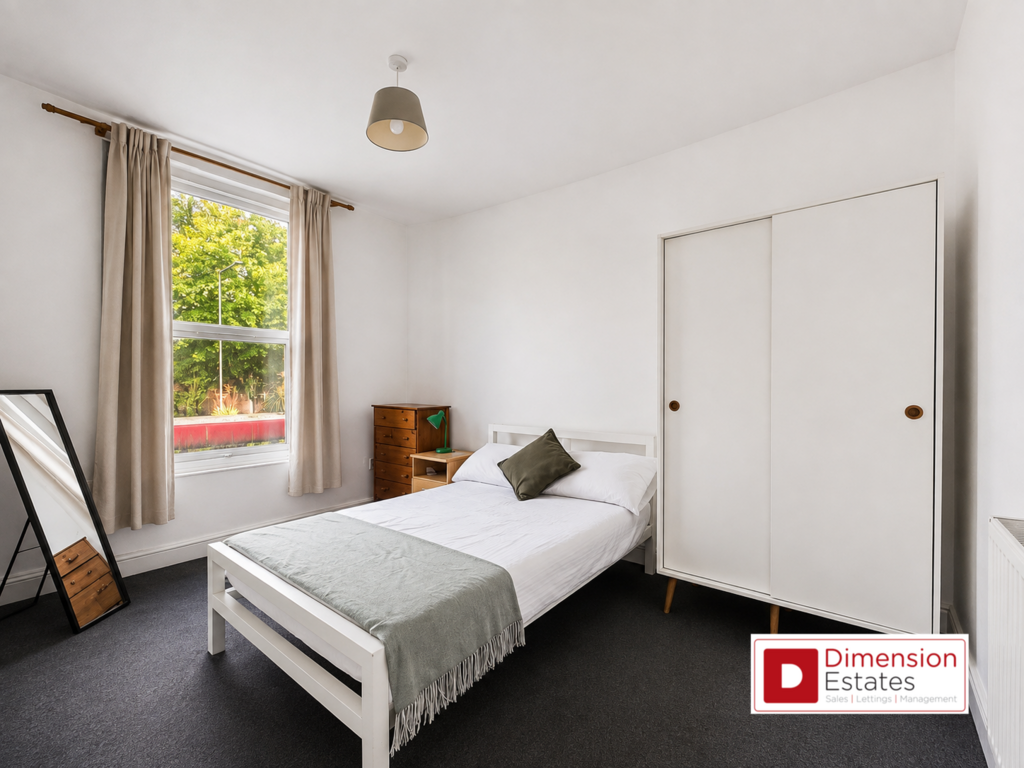 Apartment in Hackney - View 4