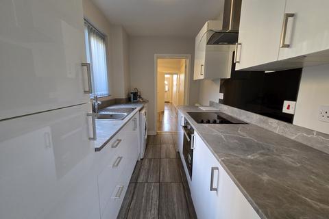 2 bedroom terraced house to rent, Cowper Street, LUTON, LU1