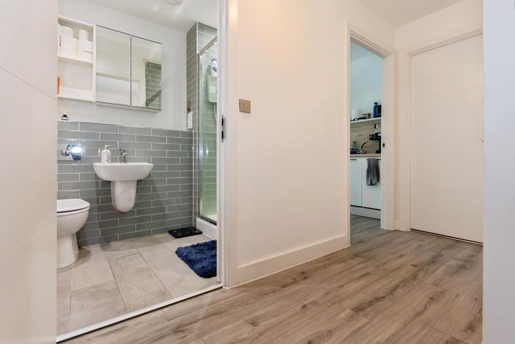 Apartment in Birmingham, West Midlands - View 3
