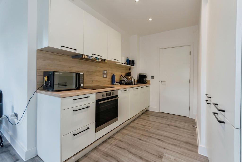 Apartment in Birmingham, West Midlands - View 4