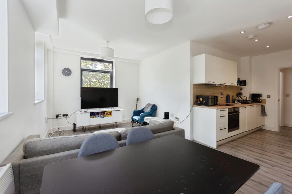 Apartment in Birmingham, West Midlands - More