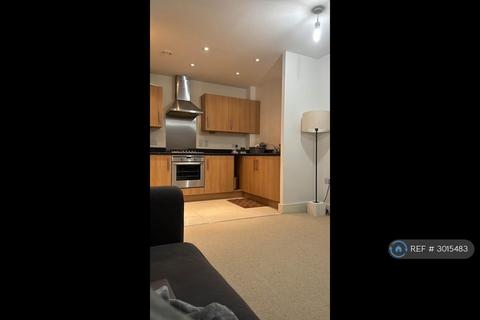 1 bedroom in a flat share to rent, Wraysbury Drive, West Drayton, UB7
