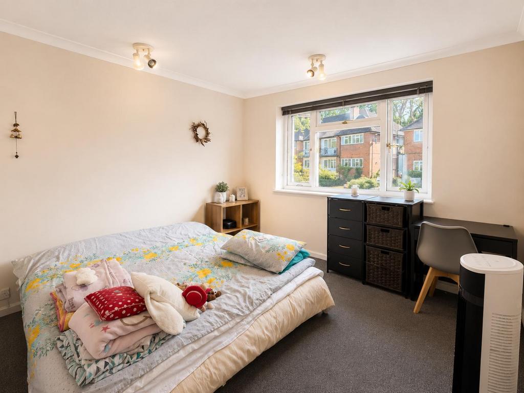 Apartment in Sutton - View 4