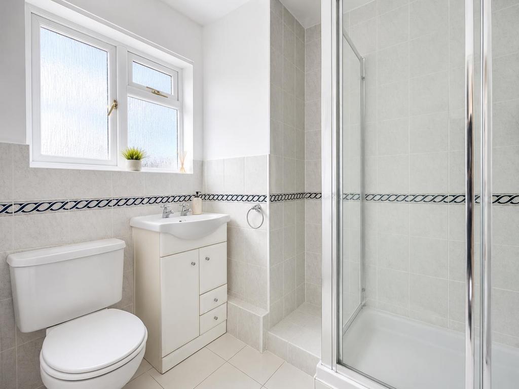 Apartment in Sutton - View 5