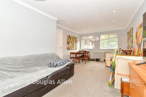 2 bedroom flat for sale, Church Road, Buckhurst Hill, Essex