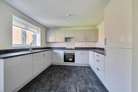 4 bedroom detached house to rent, Sylvester Crescent, S81