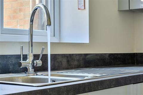 4 bedroom detached house to rent, Sylvester Crescent, S81