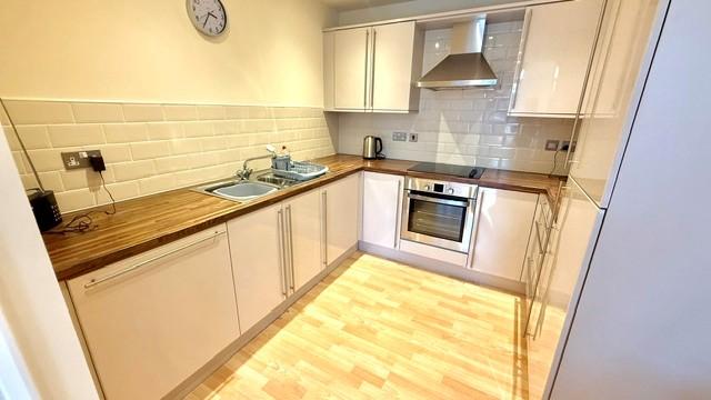 Apartment in Sheffield, South Yorkshire - View 4