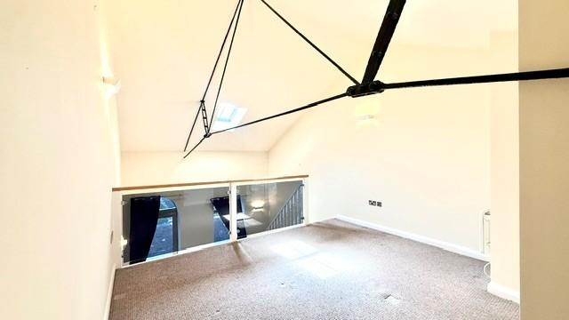 Apartment in Sheffield, South Yorkshire - More