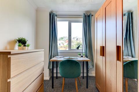 1 bedroom in a house share to rent, 87 Batemans Road, Brighton BN2