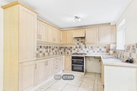 3 bedroom semi-detached house to rent, Medeswell, Peterborough, PE2 5PD