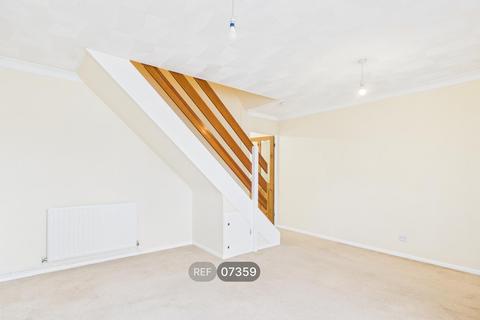 3 bedroom semi-detached house to rent, Medeswell, Peterborough, PE2 5PD