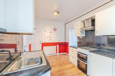 2 bedroom end of terrace house for sale, Newcomen Street, Hull