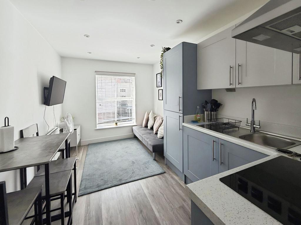 Apartment in Bournemouth - View 2