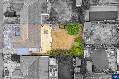 2 bedroom semi-detached bungalow for sale, Tolworth Gardens, RM6
