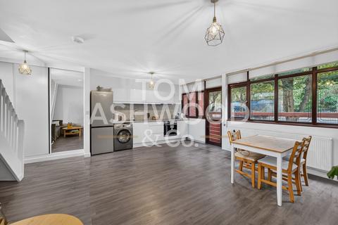 2 bedroom flat for sale, Redcastle Close, Shadwell, London, E1W 3DQ