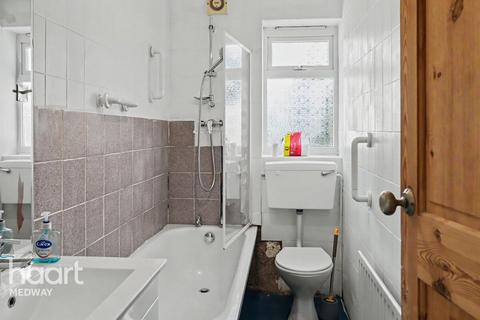 2 bedroom terraced house for sale, Bingham Road, Rochester