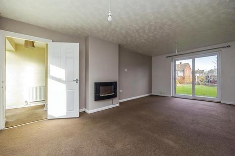 3 bedroom semi-detached house to rent, 3 Bed Semi – Detached House – Bunting Close, Ilkeston, Derbyshire, DE7 4JE. £1100 PCM