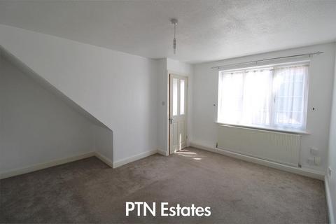 2 bedroom semi-detached house to rent, Bewlay Close, Brierley Hill