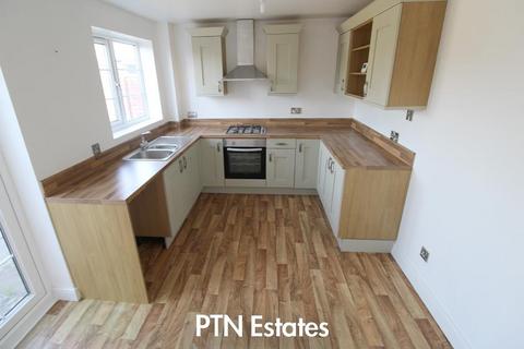 2 bedroom semi-detached house to rent, Bewlay Close, Brierley Hill