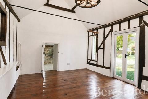 6 bedroom detached house to rent, High Street, Stebbing, CM6