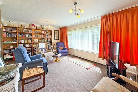 2 bedroom detached bungalow for sale, Glengarry Gardens, Finchfield, WV3