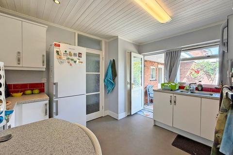 2 bedroom detached bungalow for sale, Glengarry Gardens, Finchfield, WV3