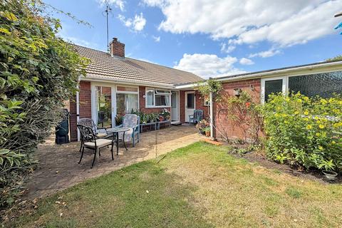 2 bedroom detached bungalow for sale, Glengarry Gardens, Finchfield, WV3