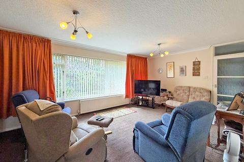2 bedroom detached bungalow for sale, Glengarry Gardens, Finchfield, WV3