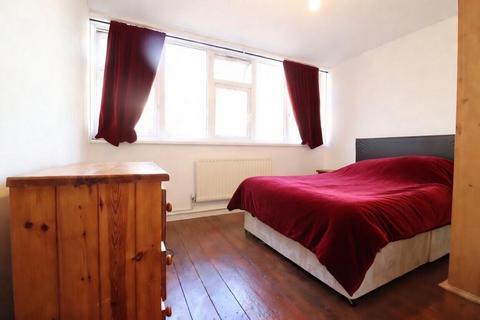 undefined, Maundeby Walk, Neasden Lane, London