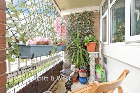 1 bedroom flat for sale, Sylvan Road, London